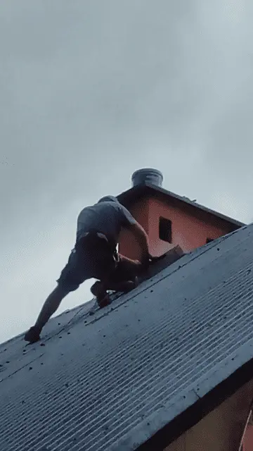 Montaż obróbki blacharskiej kominowej